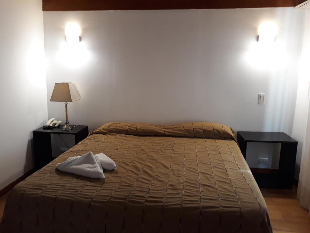 פינהמאר La Tavola Hotel מראה חיצוני תמונה
